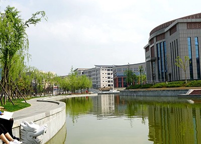 贵阳中医学院校园风景