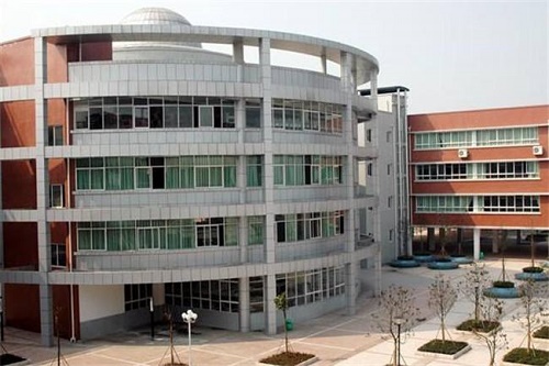 报考重庆市龙门浩职业高级中学要满足哪些条件